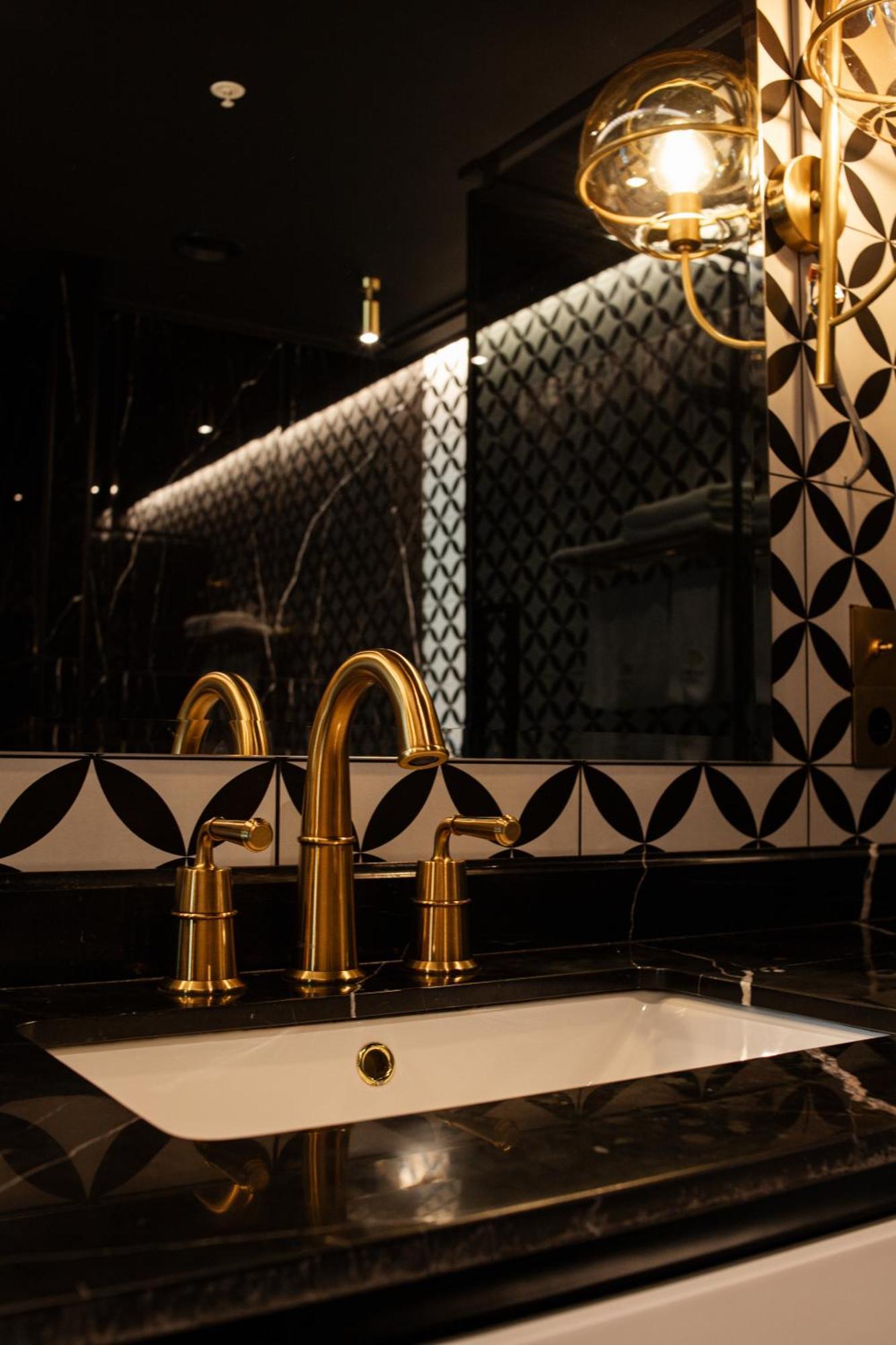 Mandarin Club House Hotel Batumi Ngoại thất bức ảnh