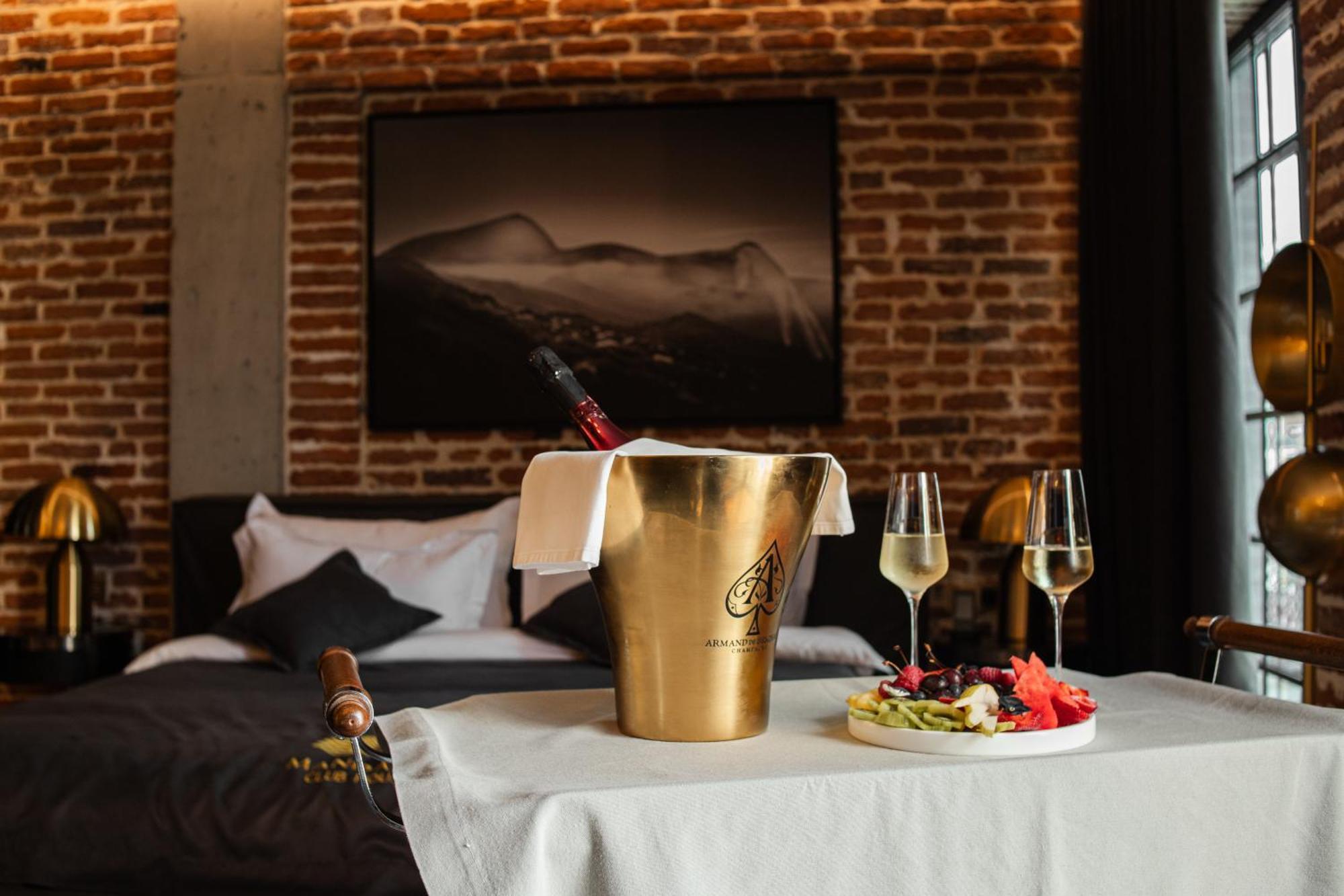 Mandarin Club House Hotel Batumi Ngoại thất bức ảnh
