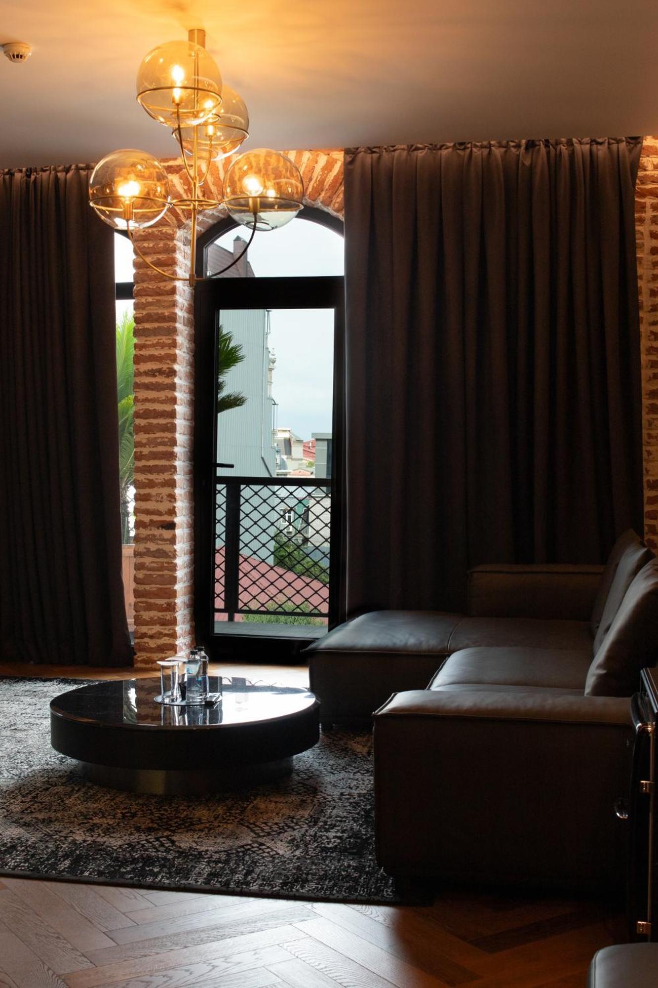 Mandarin Club House Hotel Batumi Ngoại thất bức ảnh